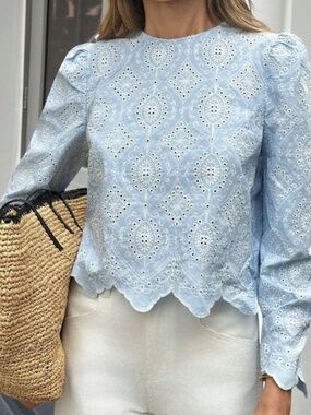 Blue & White Boho Women's Eyelet Embroidered Light Round Neck Blouse